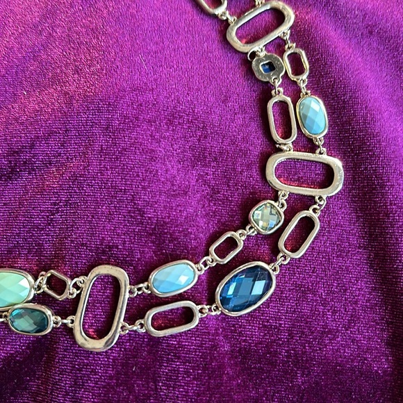 5/$25 will bundle Beautiful Retro Necklace - Picture 2 of 4